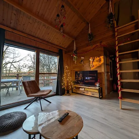 Heureux Chalet Somme-Leuze